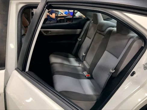 Used 2018 Toyota Corolla LE FWD image 21