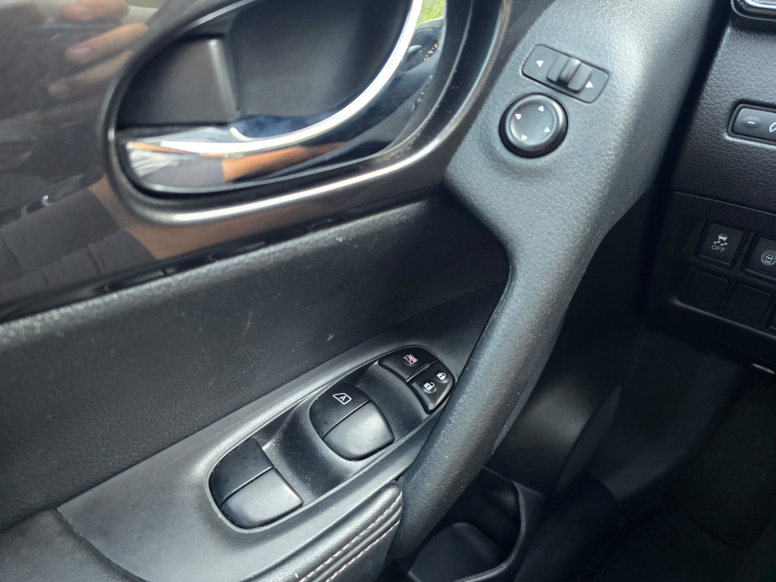 Used 2020 Nissan Rogue S w/ Special Edition Package FWD image 22