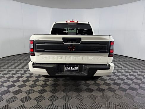 Used 2025 Nissan Frontier PRO-4X AWD/4WD image 9