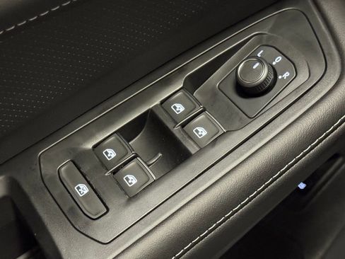 New 2026 Volkswagen Atlas Cross Sport SE image 18