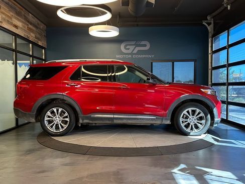 Used 2020 Ford Explorer Limited AWD/4WD image 2