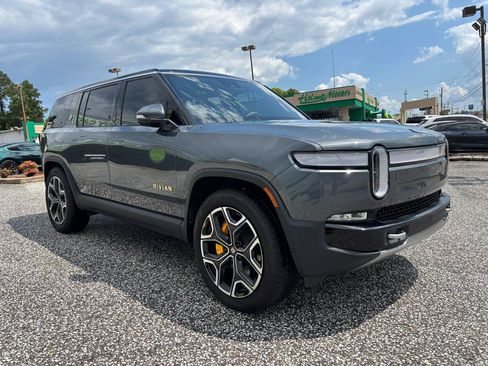 Used 2024 Rivian R1S Adventure AWD/4WD image 7
