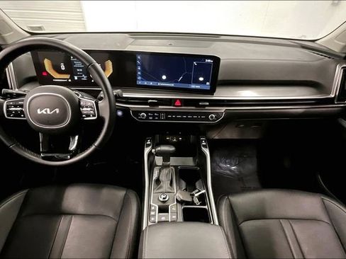 Used 2025 Kia Sorento S image 15