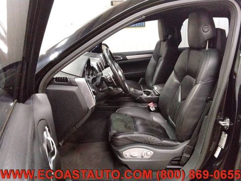 Used 2011 Porsche Cayenne Turbo AWD/4WD image 10