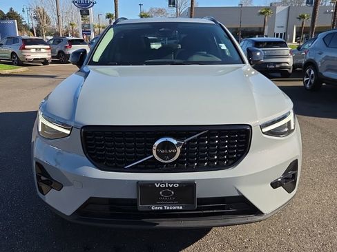 New 2026 Volvo XC40 B5 Plus w/ Protection Package Premier AWD/4WD image 11