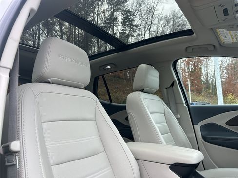 Used 2022 GMC Terrain Denali w/ Denali Premium Package image 19