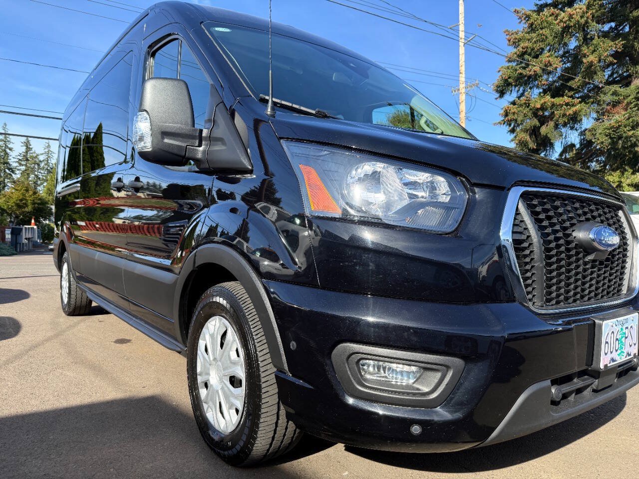 Used 2024 Ford Transit 350 XLT RWD image 3