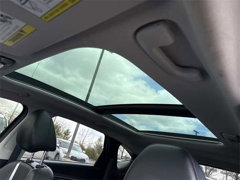 Used 2022 Hyundai Tucson Limited image 16