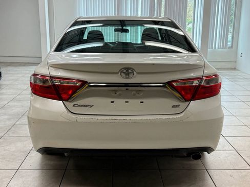 Used 2017 Toyota Camry SE image 8