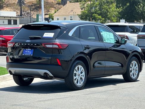 Certified 2023 Ford Escape Active FWD image 3
