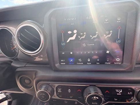 Used 2023 Jeep Wrangler Unlimited Sahara w/ Cold Weather Group AWD/4WD image 30