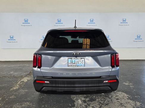 Used 2021 Kia Sorento LX FWD image 5