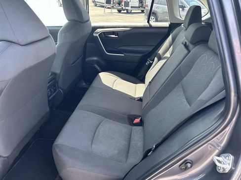 Used 2022 Toyota RAV4 XLE image 20