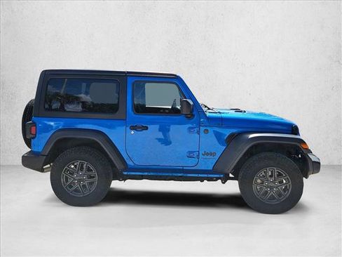 Used 2025 Jeep Wrangler Sport AWD/4WD image 3