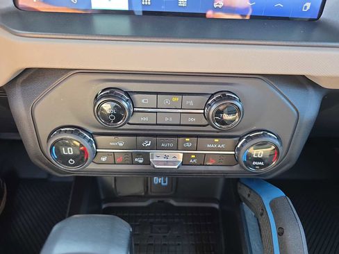 Used 2024 Ford Bronco Wildtrak image 20