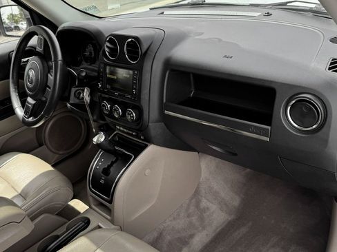 Used 2017 Jeep Patriot High Altitude AWD/4WD image 27