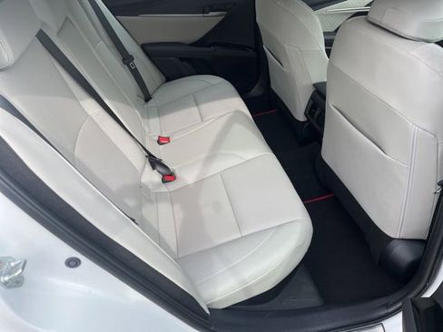 Used 2025 Toyota Camry XLE FWD image 14