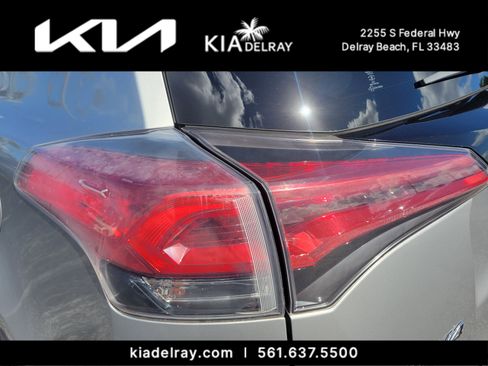 Used 2018 Toyota RAV4 SE w/ Power Extra Value Package image 7