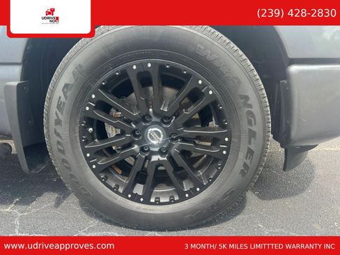Used 2018 Nissan Titan SV w/ SV Convenience Package RWD image 4