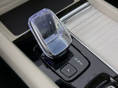 New 2026 Volvo XC60 T8 Ultra w/ Protection Package Premier image 17