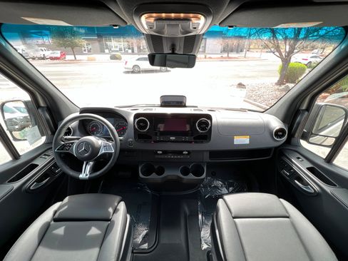 New 2026 Mercedes-Benz Sprinter 2500 image 9