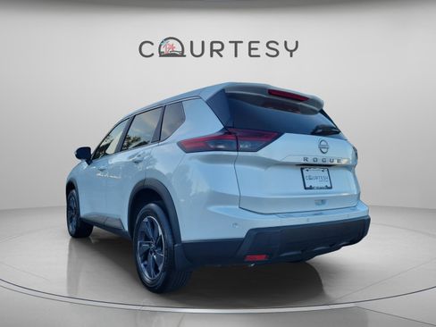New 2025 Nissan Rogue SV image 4
