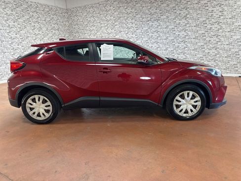 Used 2019 Toyota C-HR LE image 8