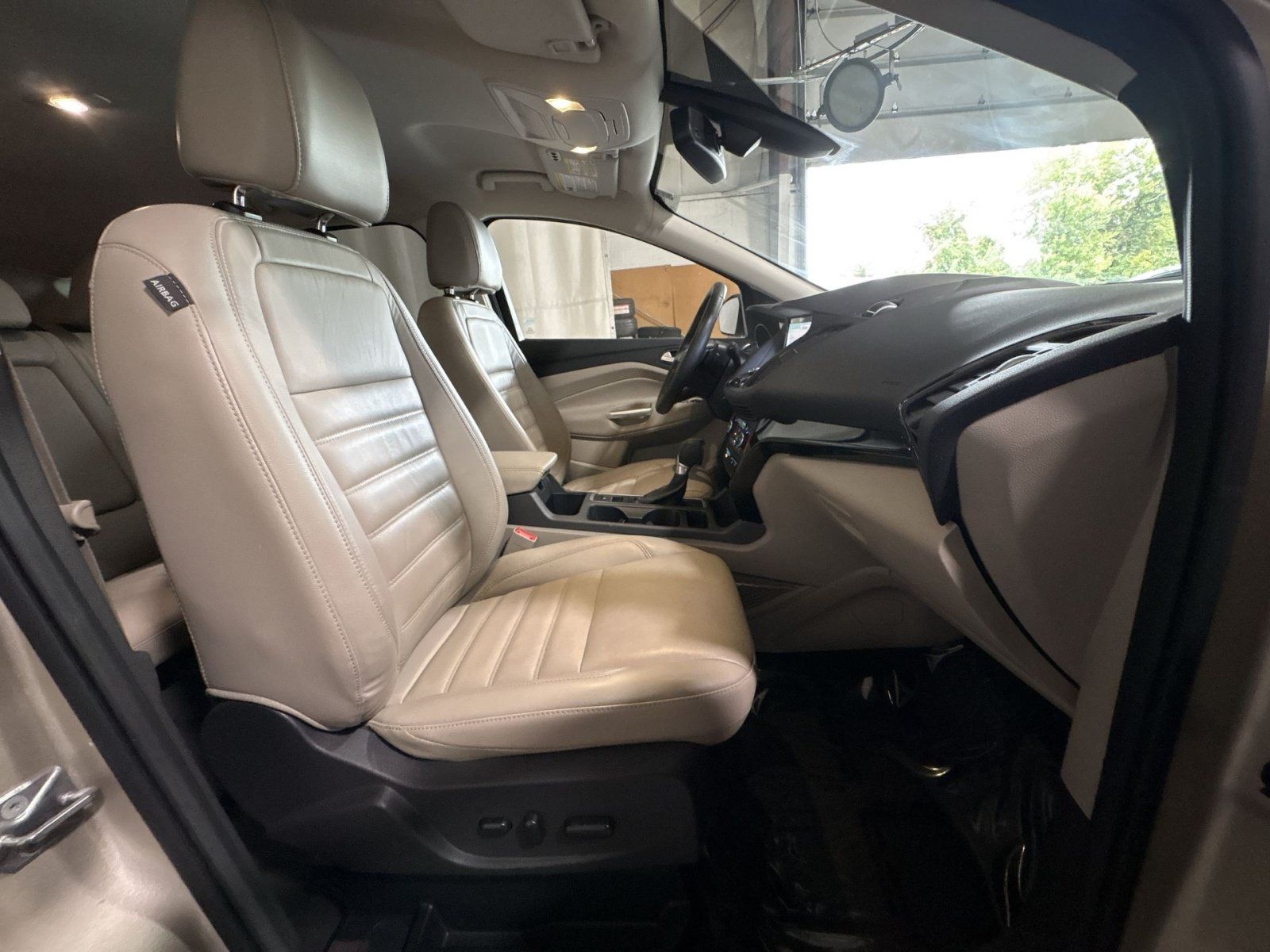 Used 2017 Ford Escape Titanium AWD/4WD image 22