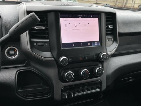 Used 2024 RAM 3500 Tradesman w/ Chrome Appearance Group AWD/4WD image 16