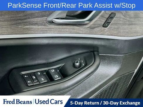 Certified 2024 Jeep Grand Cherokee Limited w/ Luxury Tech Group II image 20