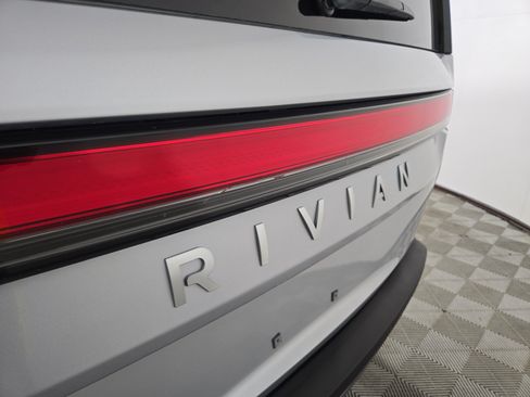 Used 2024 Rivian R1S Adventure AWD/4WD image 35