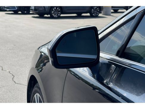 Used 2018 Lincoln MKZ Reserve FWD image 12