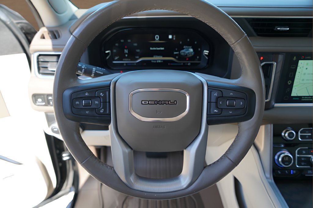 Used 2022 GMC Yukon Denali RWD image 9