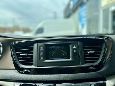 Used 2017 Chrysler Pacifica LX w/ Tire & Wheel Group FWD image 25