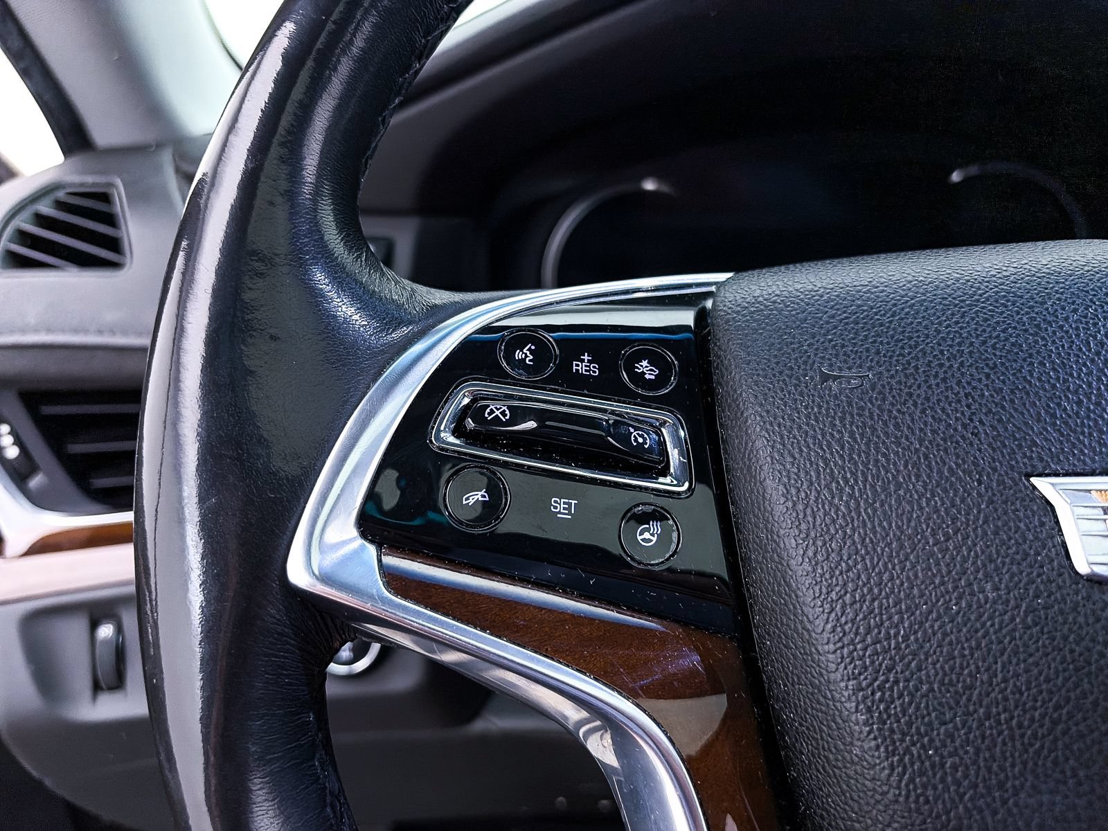 Used 2020 Cadillac Escalade ESV Luxury AWD/4WD image 21