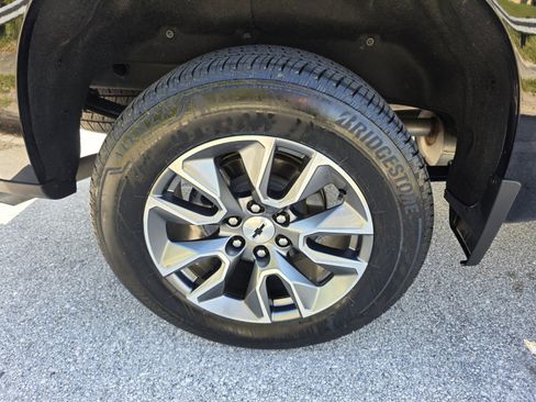 Used 2024 Chevrolet Silverado 1500 RST w/ Convenience Package II RWD image 9