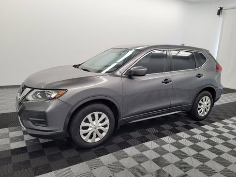 Used 2018 Nissan Rogue S FWD image 2