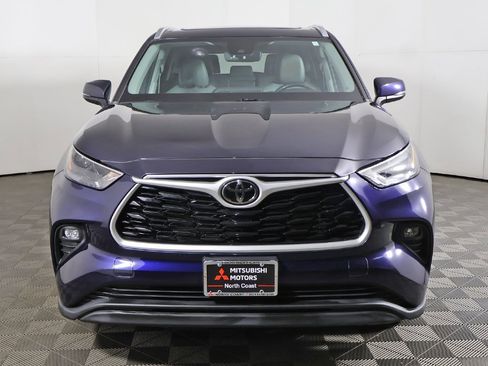 Used 2022 Toyota Highlander XLE image 12