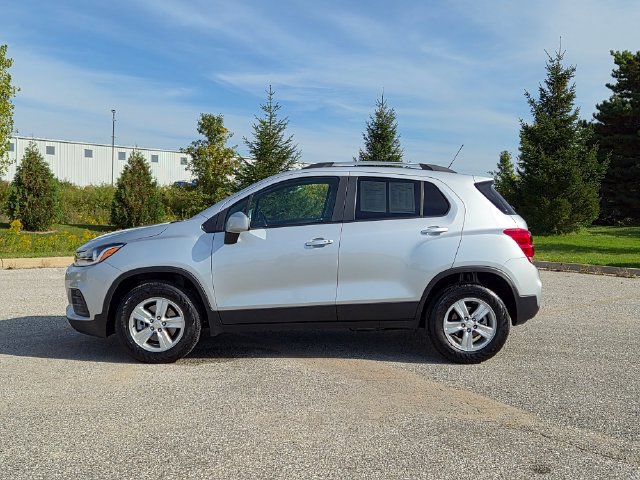 Used 2022 Chevrolet Trax LT w/ LT Convenience Package AWD/4WD image 8