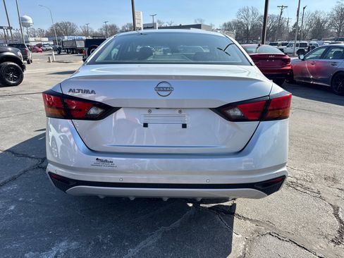 Used 2023 Nissan Altima 2.5 S image 4