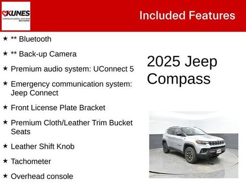 Used 2025 Jeep Compass Trailhawk AWD/4WD image 3