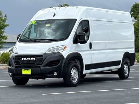 Used 2026 RAM ProMaster 2500 w/ Convenience Group FWD image 14