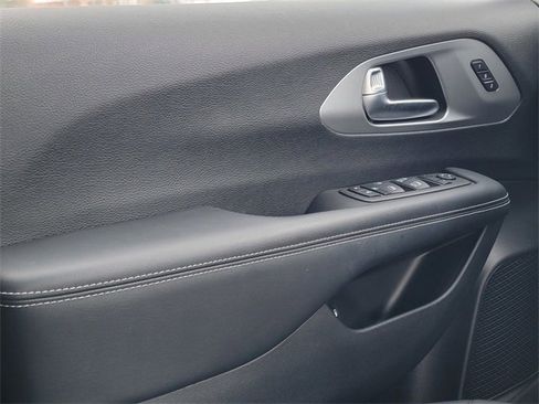 Certified 2023 Chrysler Pacifica Touring-L w/ S Appearance Package image 38