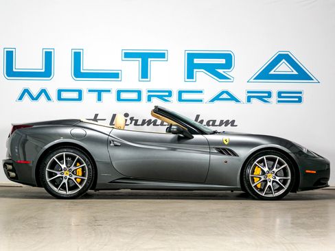 Used 2011 Ferrari California image 7