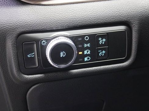 Used 2022 Ford Explorer Limited w/ Limited Technology Package image 13