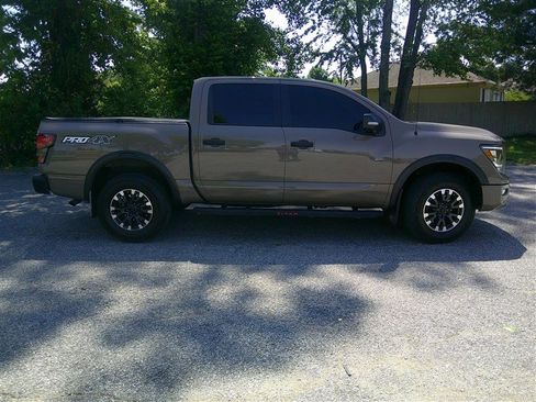 Used 2021 Nissan Titan PRO-4X w/ Pro-4x Convenience Package AWD/4WD image 4
