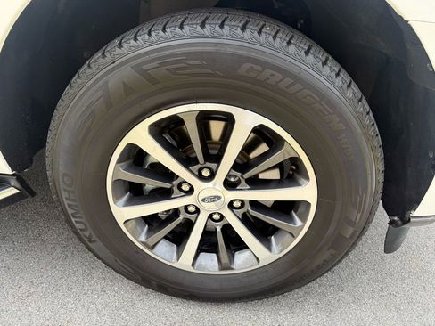 Used 2021 Ford Expedition XLT image 14