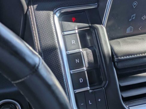 Used 2023 Chevrolet Tahoe Premier AWD/4WD image 30