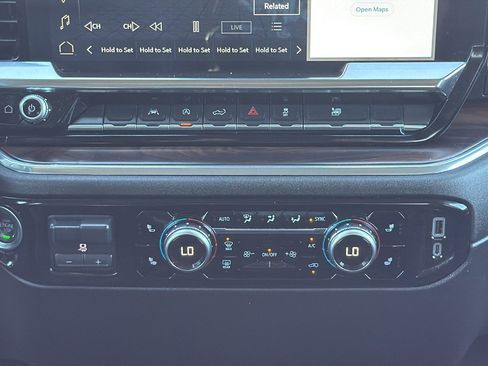 Used 2025 GMC Sierra 1500 SLT image 22