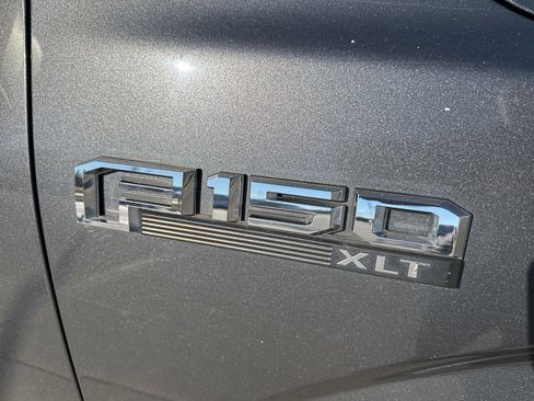 Used 2016 Ford F150 XLT w/ Equipment Group 302A Luxury image 9